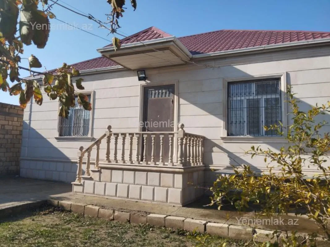 Satılır 3 otaqlı həyət evi 100 m²