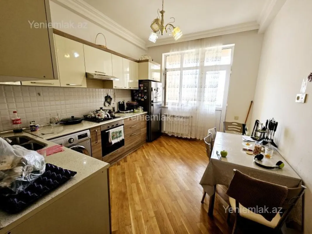 Satılır 3 otaqlı yeni tikili 90 m²