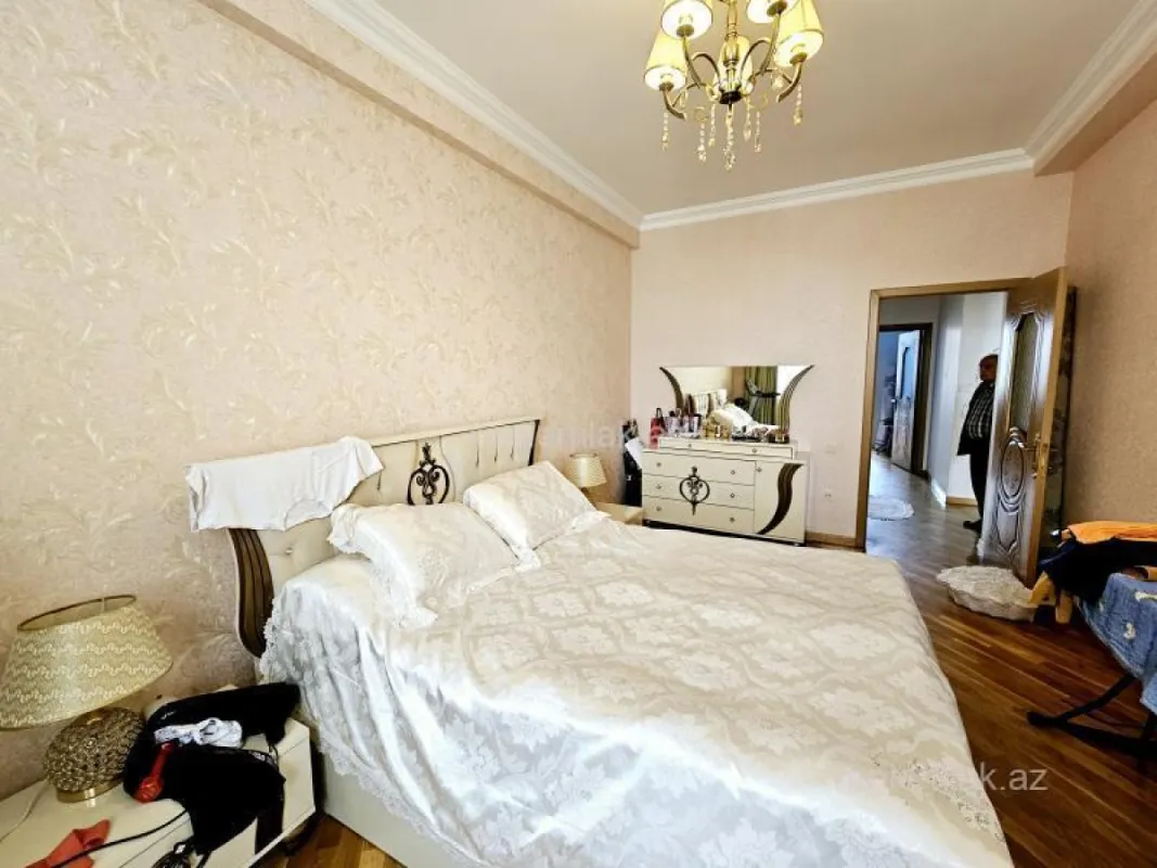 Satılır 3 otaqlı yeni tikili 90 m²