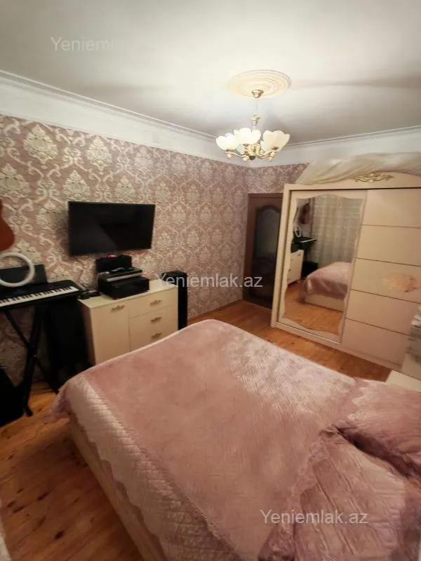 Satılır 3 otaqlı köhnə tikili 75 m²