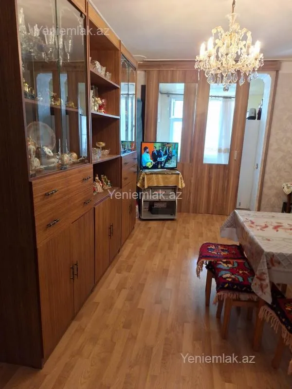 Satılır 2 otaqlı köhnə tikili 35 m²