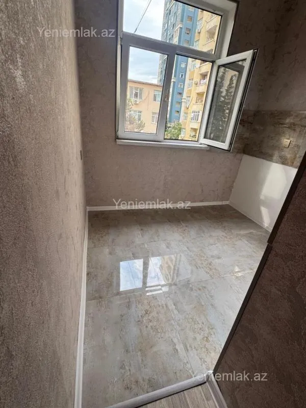 Satılır 3 otaqlı köhnə tikili 70 m²