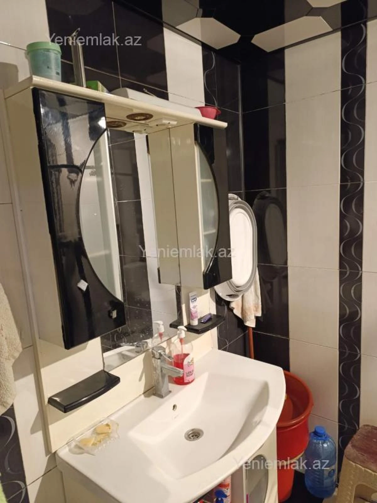 Satılır 3 otaqlı köhnə tikili 76 m²