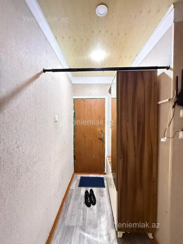 Satılır 1 otaqlı köhnə tikili 42 m²