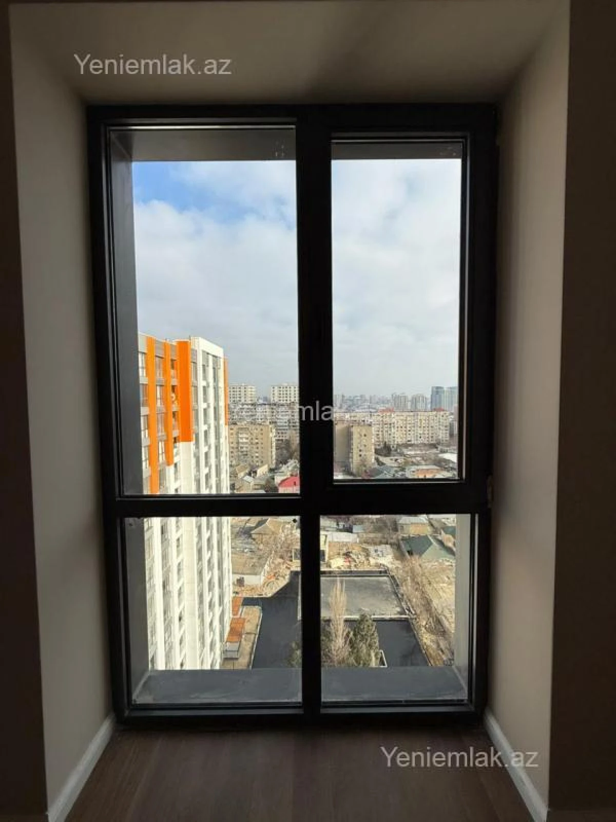 Satılır 4 otaqlı yeni tikili 123.5 m²