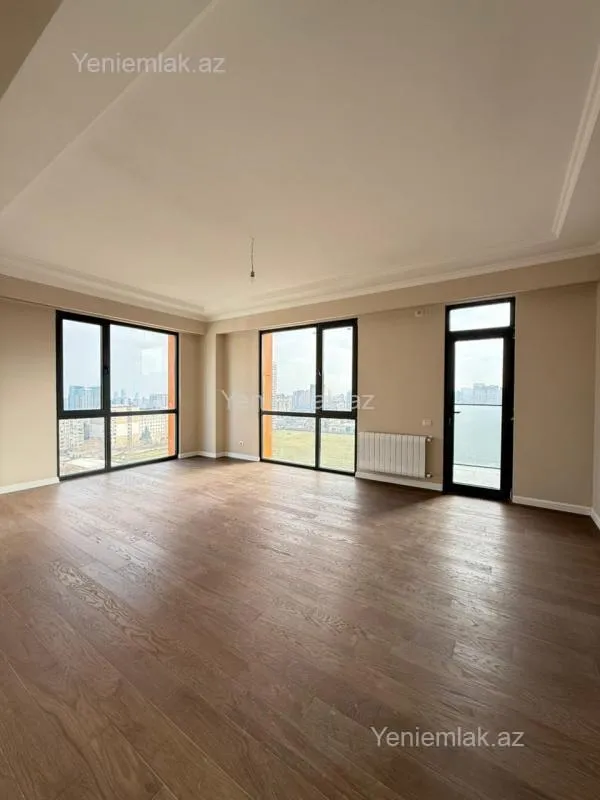 Satılır 4 otaqlı yeni tikili 123.5 m²