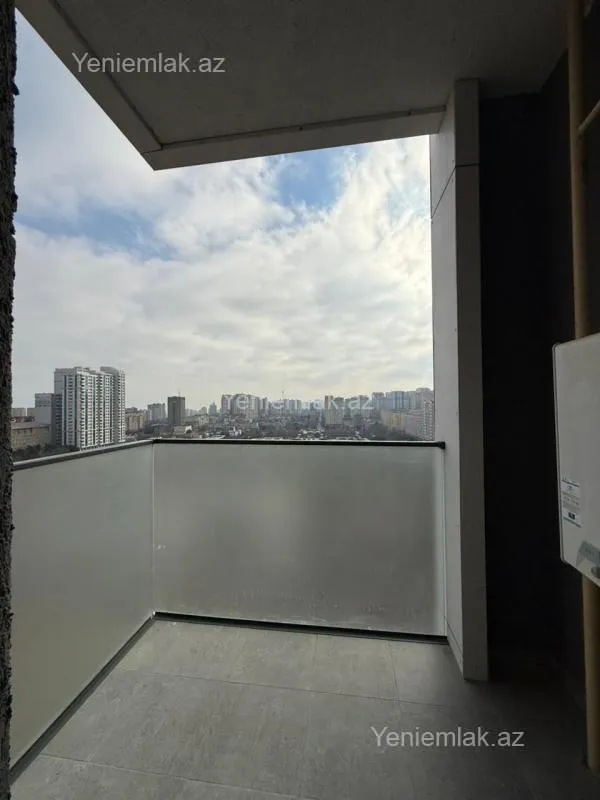 Satılır 4 otaqlı yeni tikili 123.5 m²