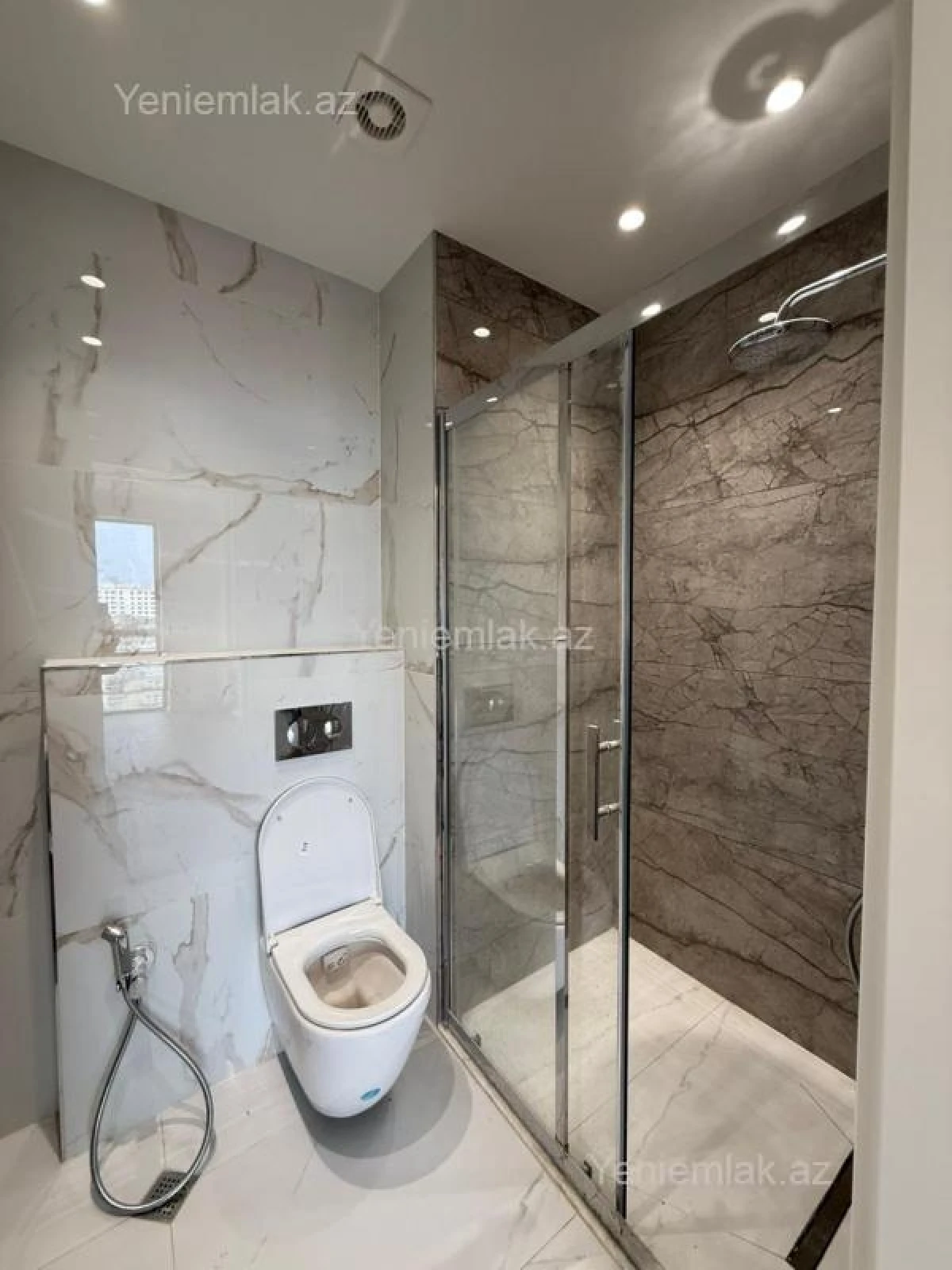 Satılır 4 otaqlı yeni tikili 123.5 m²