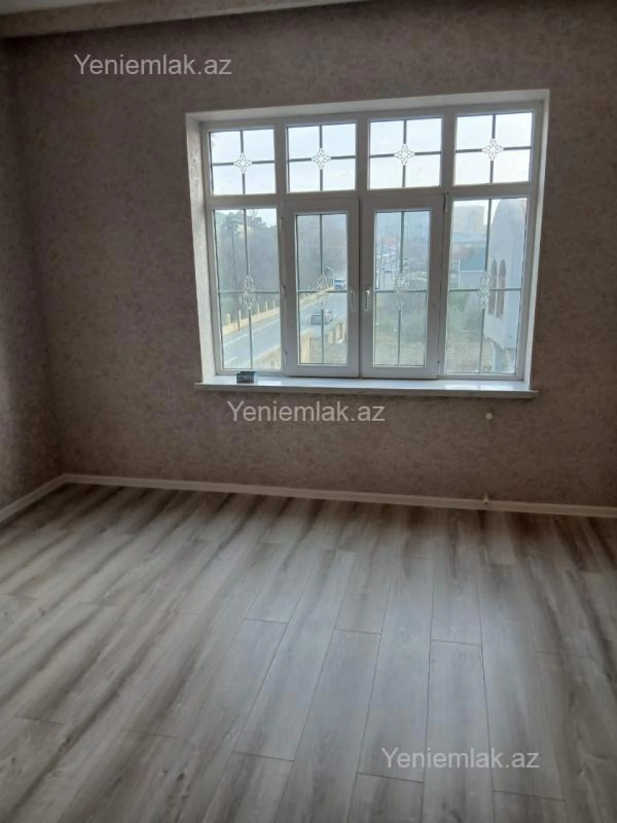 Satılır 5 otaqlı həyət evi 300 m²