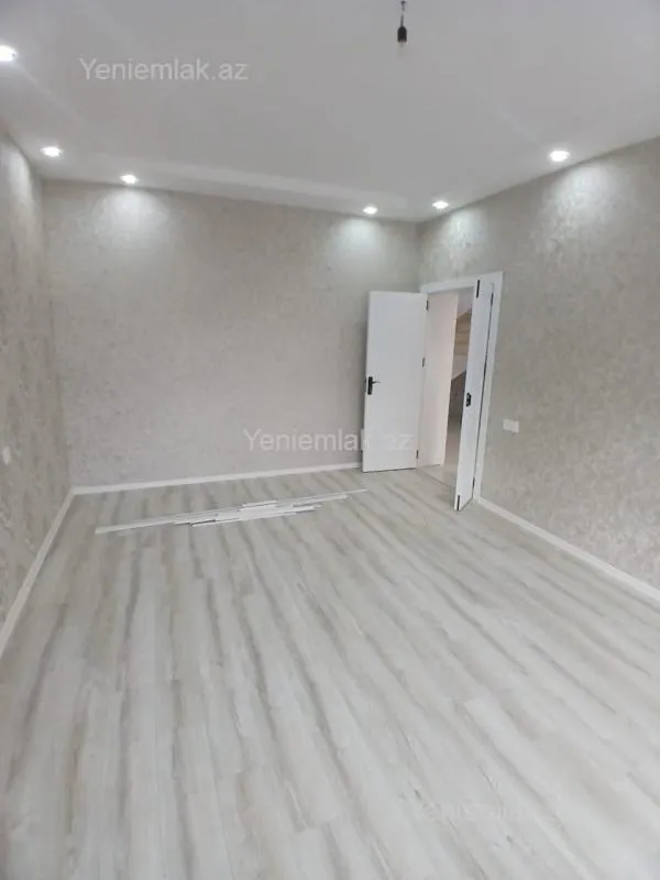 Satılır 5 otaqlı həyət evi 300 m²