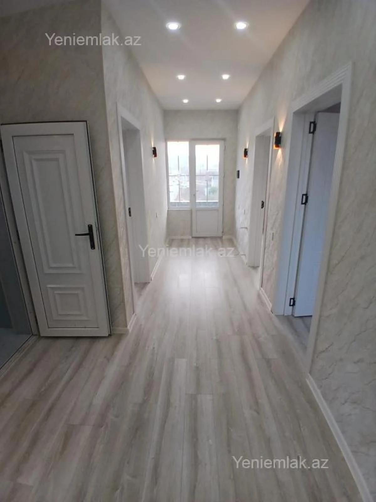 Satılır 5 otaqlı həyət evi 300 m²