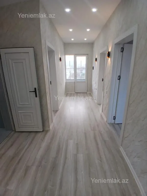 Satılır 5 otaqlı həyət evi 300 m²