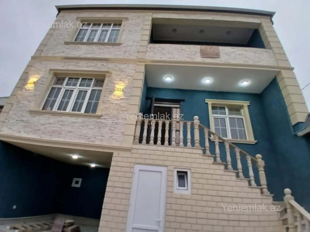 Satılır 5 otaqlı həyət evi 300 m²