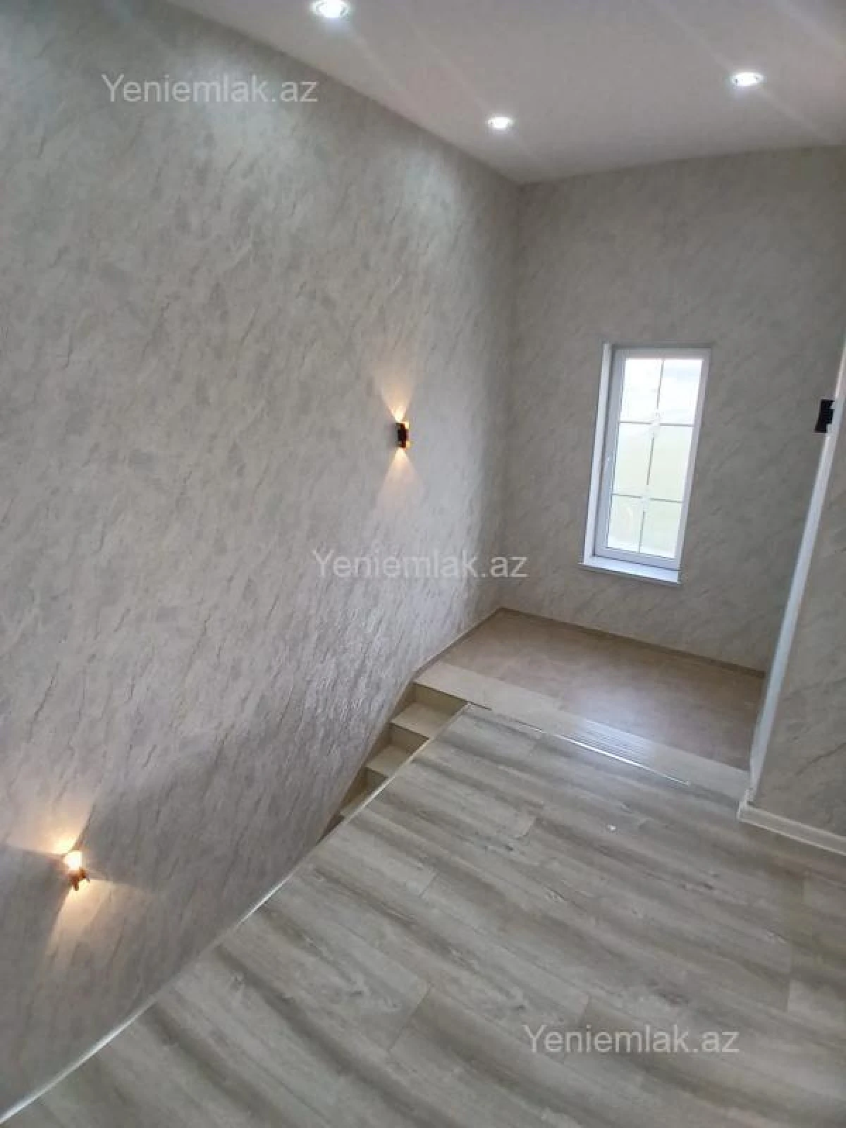 Satılır 5 otaqlı həyət evi 300 m²