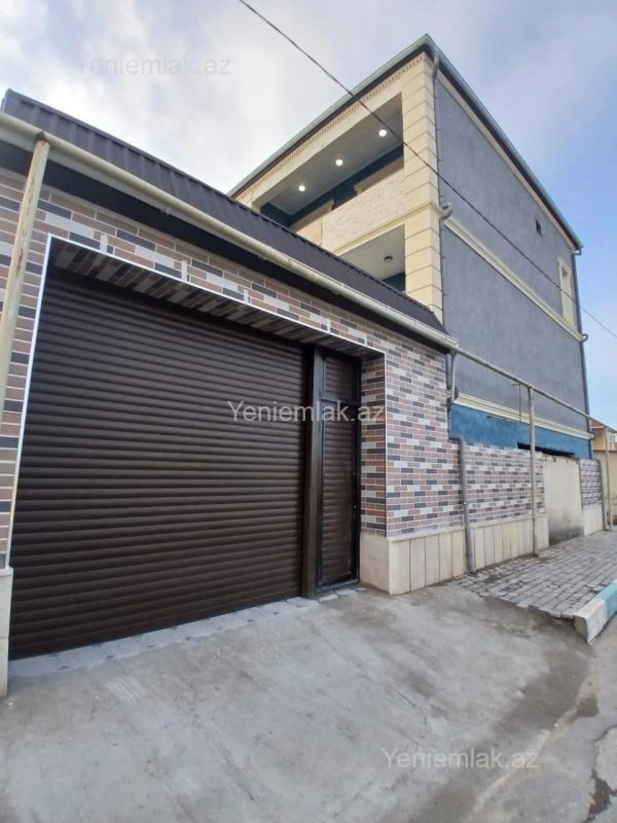 Satılır 5 otaqlı həyət evi 300 m²