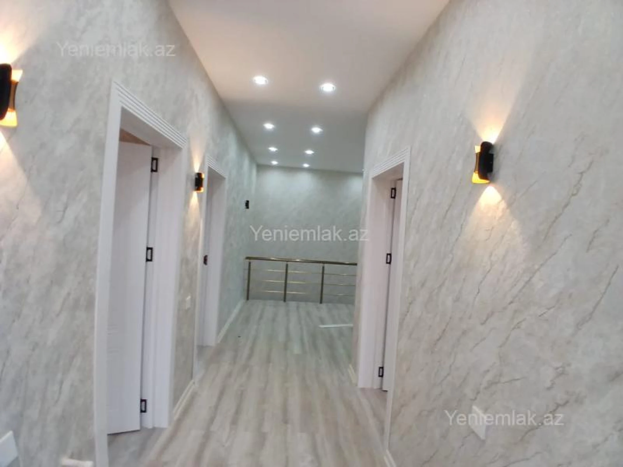 Satılır 5 otaqlı həyət evi 300 m²