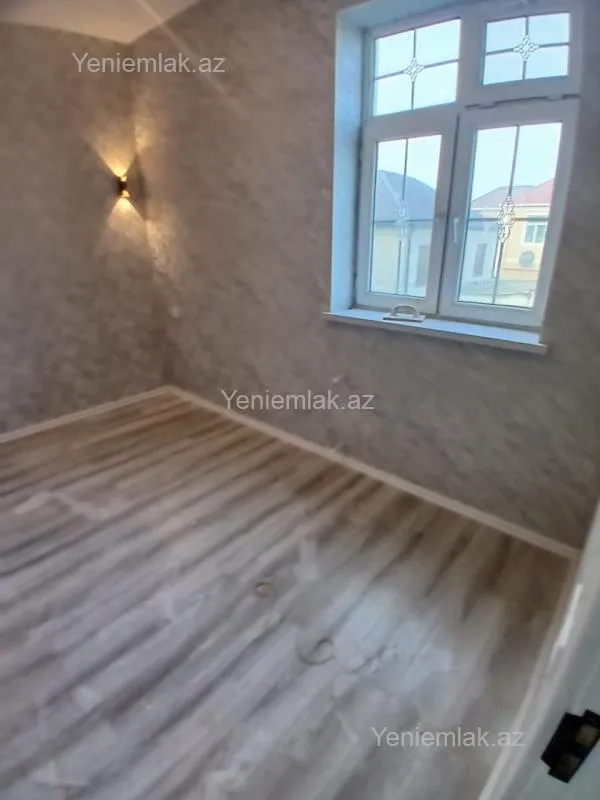 Satılır 5 otaqlı həyət evi 300 m²