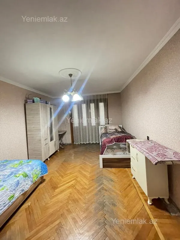 Satılır 3 otaqlı köhnə tikili 70 m²