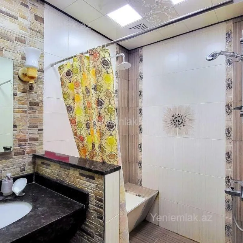 Satılır 4 otaqlı köhnə tikili 100.5 m²