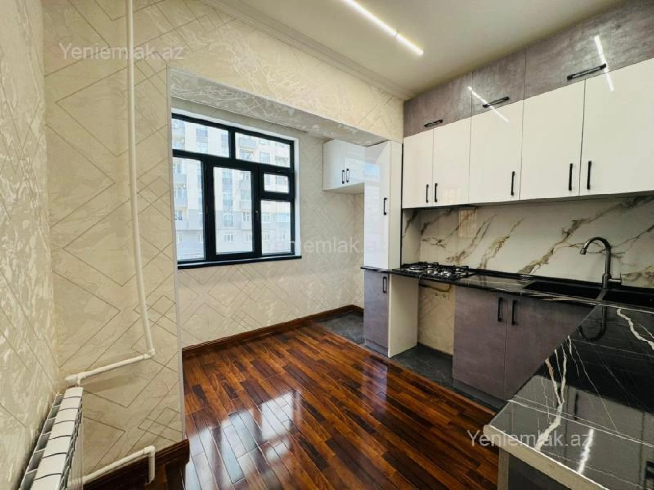 Satılır 3 otaqlı köhnə tikili 75 m²
