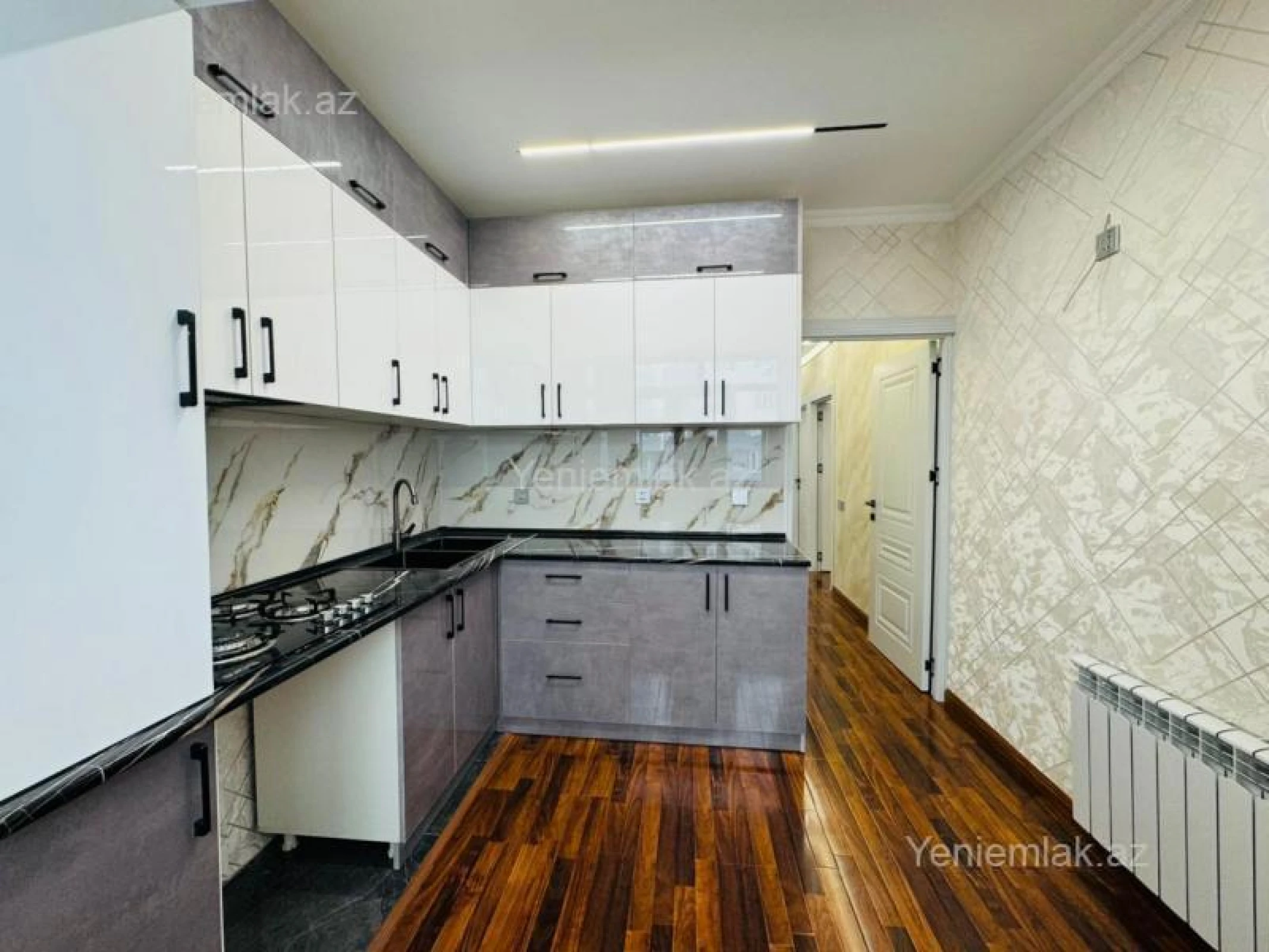 Satılır 3 otaqlı köhnə tikili 75 m²