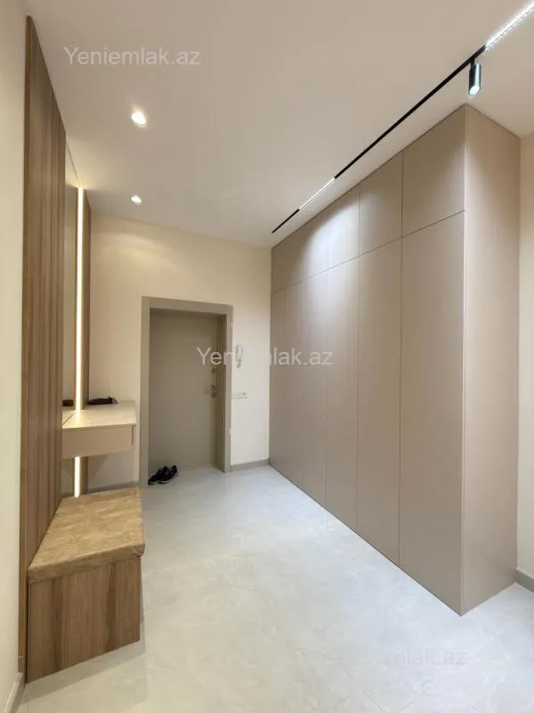 Satılır 4 otaqlı yeni tikili 145 m²