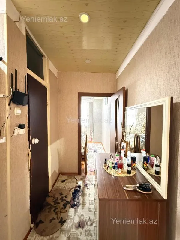 Satılır 1 otaqlı köhnə tikili 35 m²