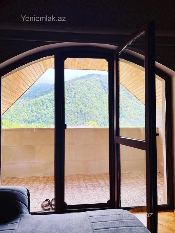 Satılır 6 otaqlı həyət evi 430 m²