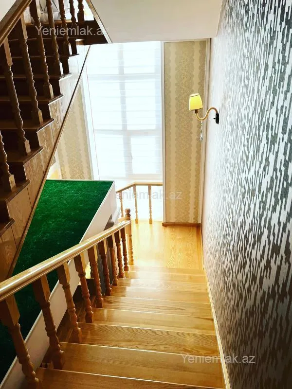 Satılır 6 otaqlı həyət evi 430 m²