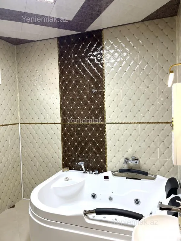 Satılır 6 otaqlı həyət evi 430 m²