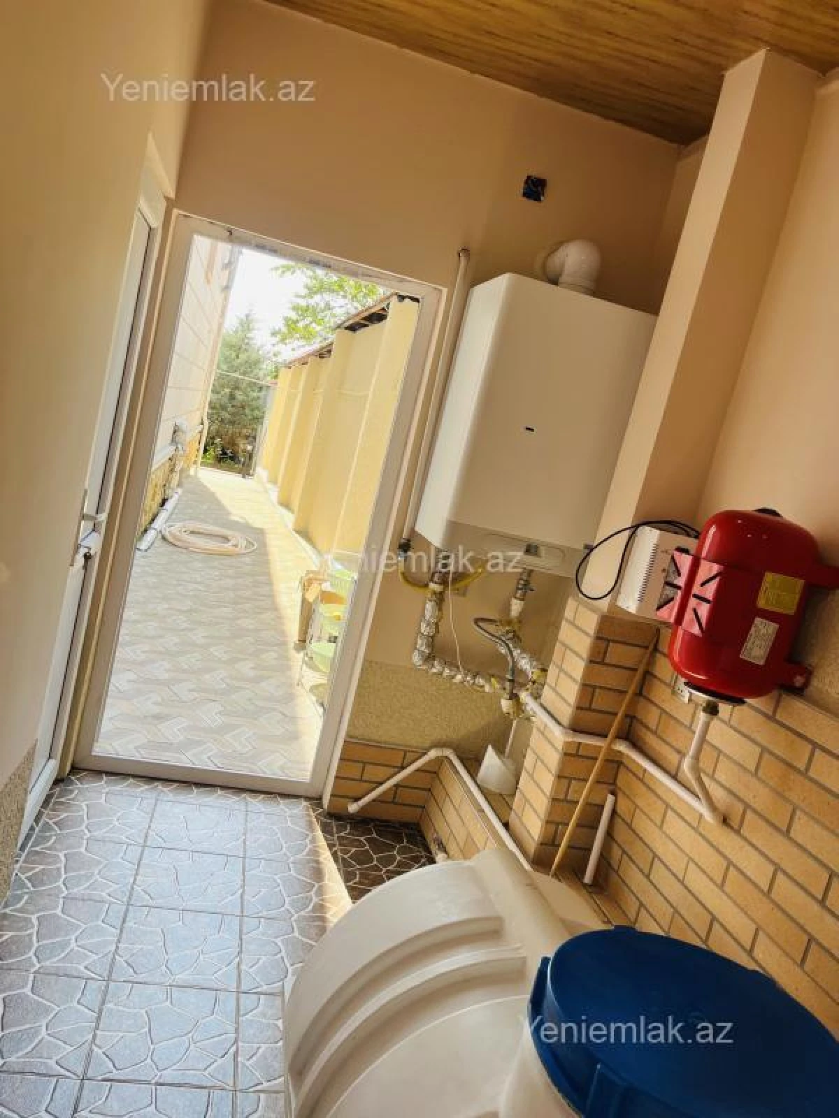 Satılır 6 otaqlı həyət evi 430 m²