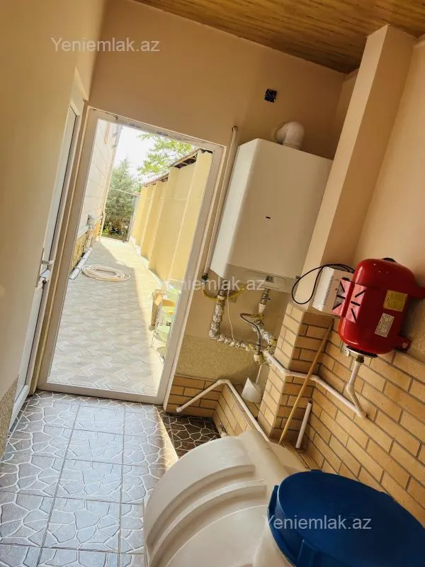 Satılır 6 otaqlı həyət evi 430 m²