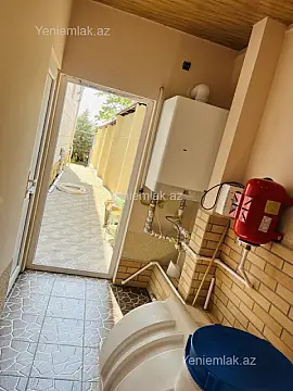 Satılır 6 otaqlı həyət evi 430 m²