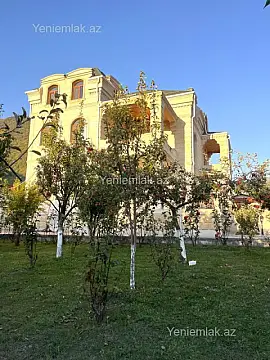 Satılır 6 otaqlı həyət evi 430 m² — Qax 6 otaq 430.00 m²