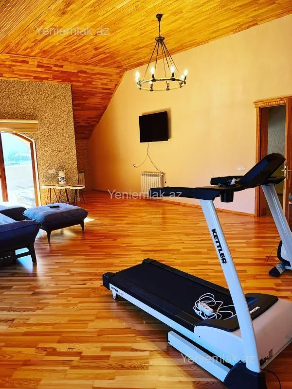 Satılır 6 otaqlı həyət evi 430 m²