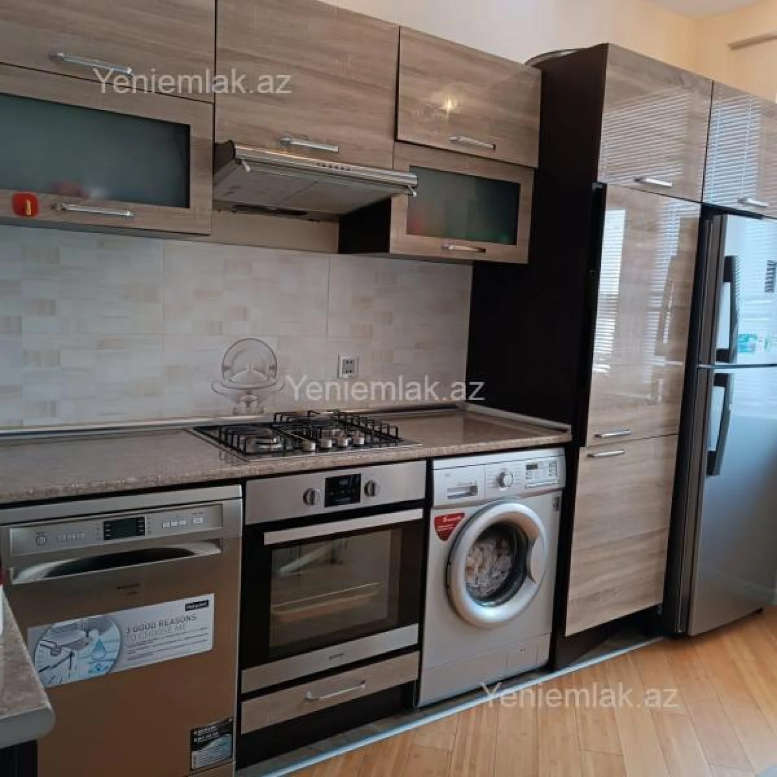 Satılır 3 otaqlı yeni tikili 130 m²