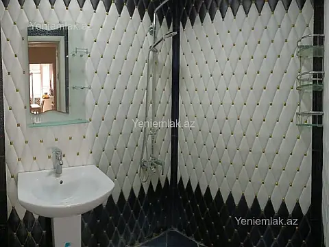 Satılır 3 otaqlı yeni tikili 130 m²