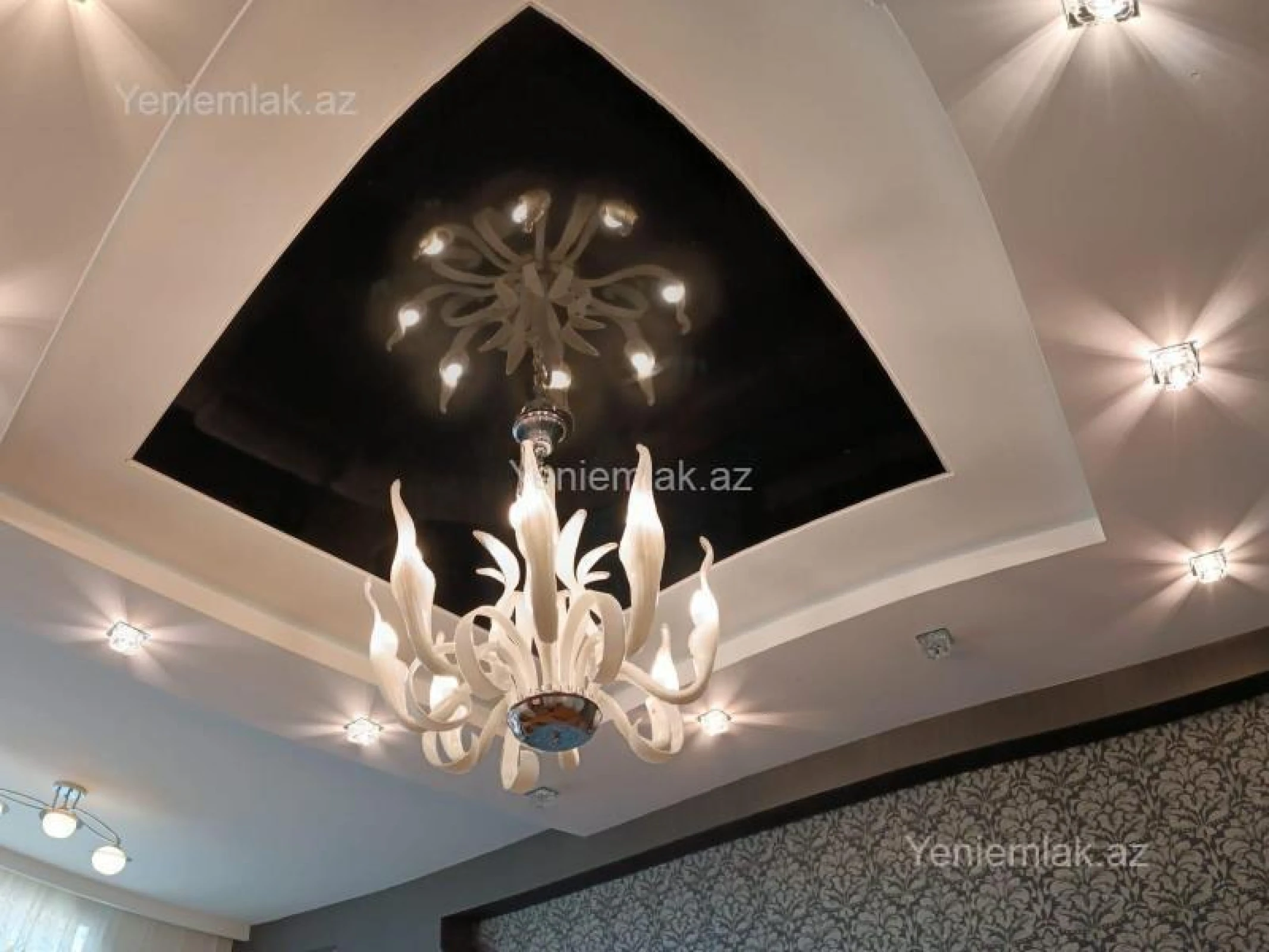 Satılır 3 otaqlı yeni tikili 130 m²