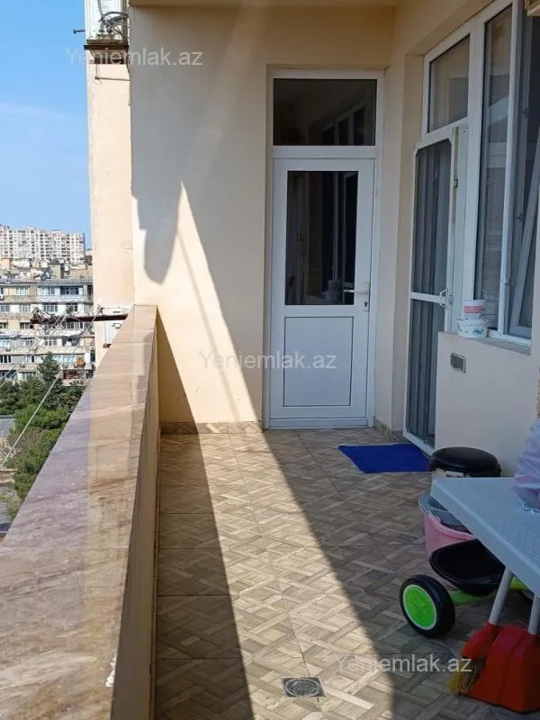 Satılır 3 otaqlı yeni tikili 130 m²