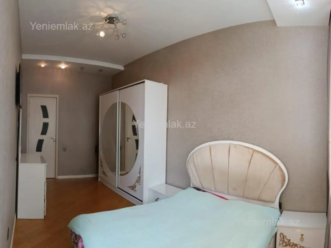 Satılır 3 otaqlı yeni tikili 130 m²