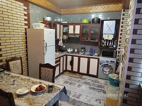 Satılır 4 otaqlı həyət evi 172 m²
