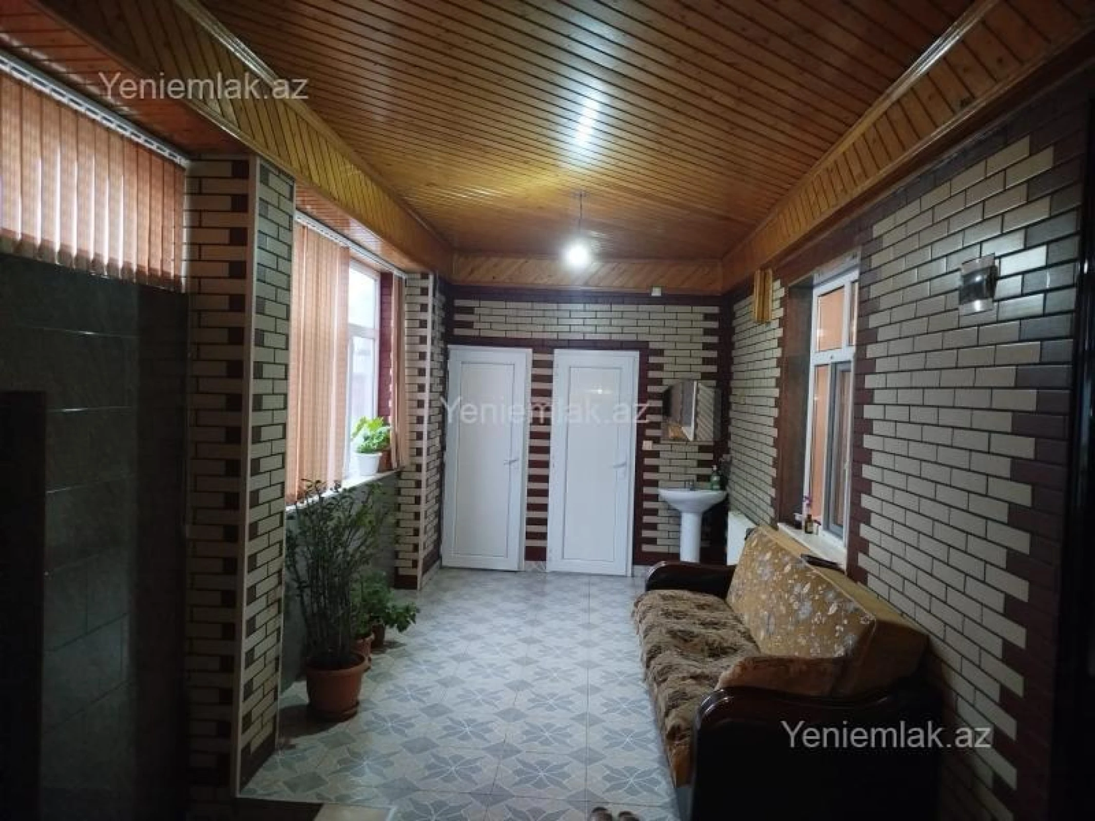 Satılır 4 otaqlı həyət evi 172 m²