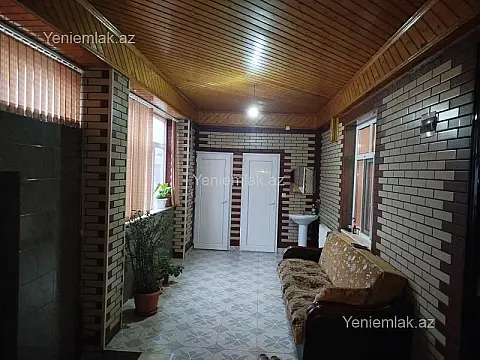 Satılır 4 otaqlı həyət evi 172 m²