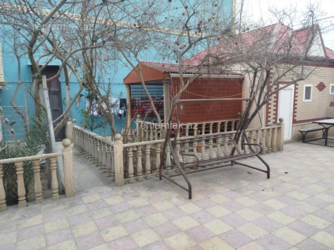 Satılır 4 otaqlı həyət evi 172 m²
