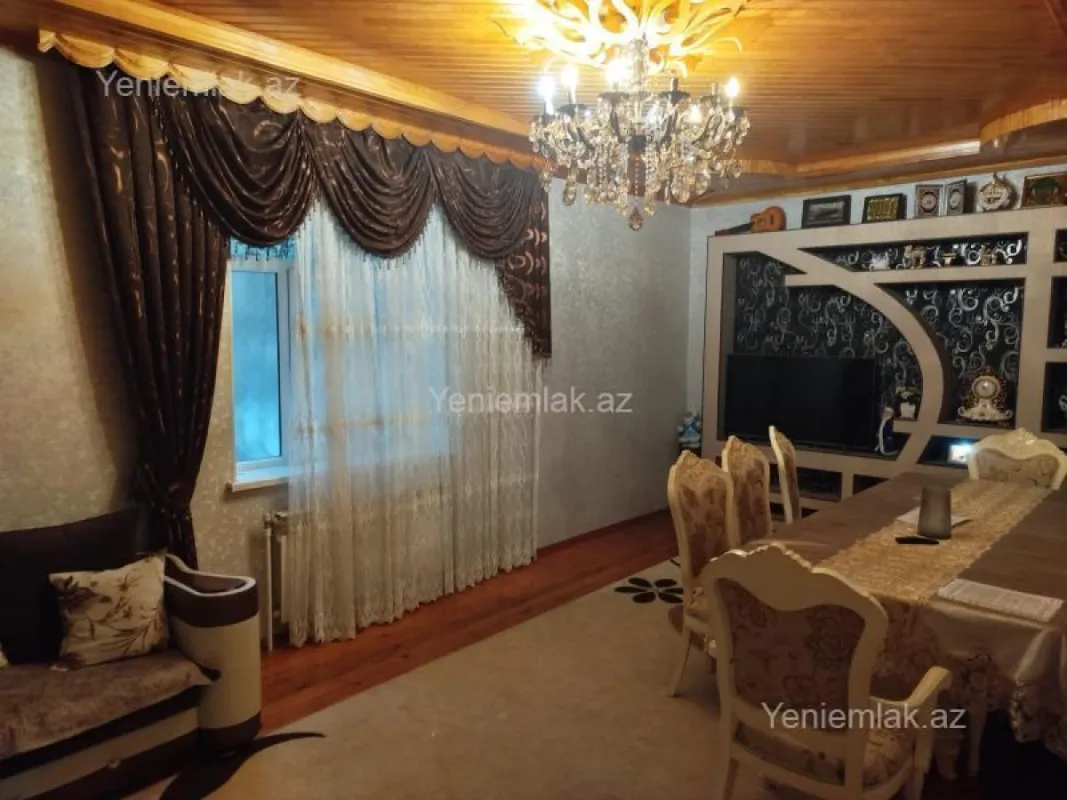 Satılır 4 otaqlı həyət evi 172 m²