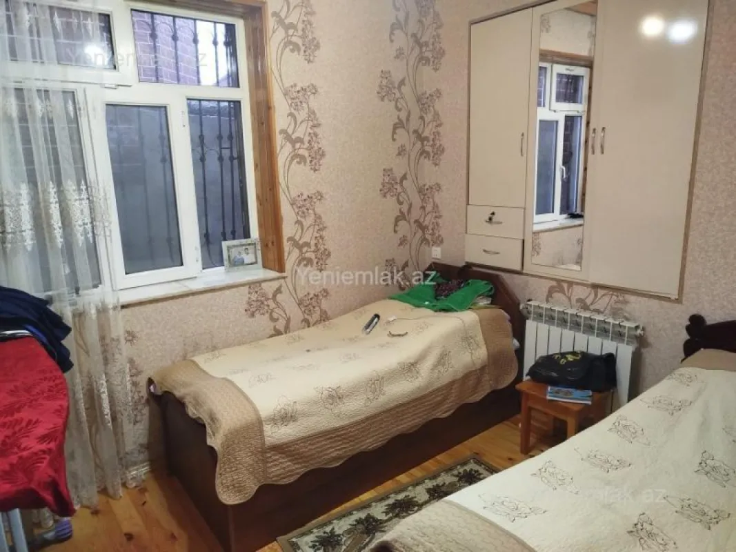 Satılır 4 otaqlı həyət evi 172 m²