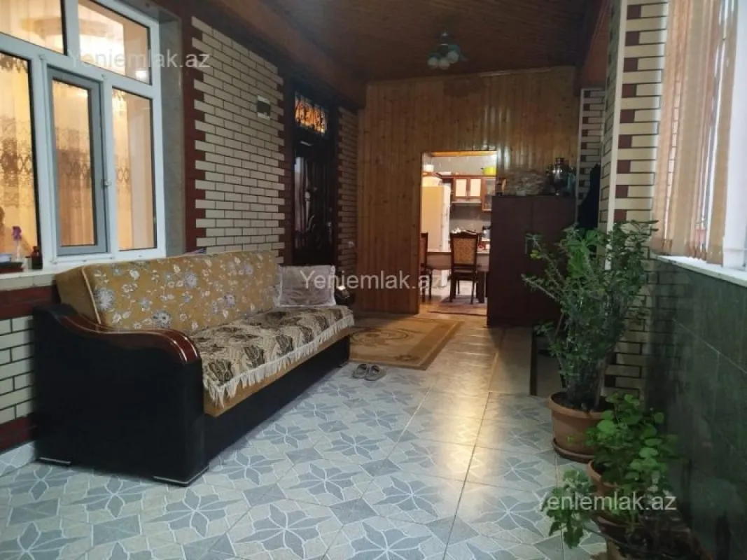 Satılır 4 otaqlı həyət evi 172 m²