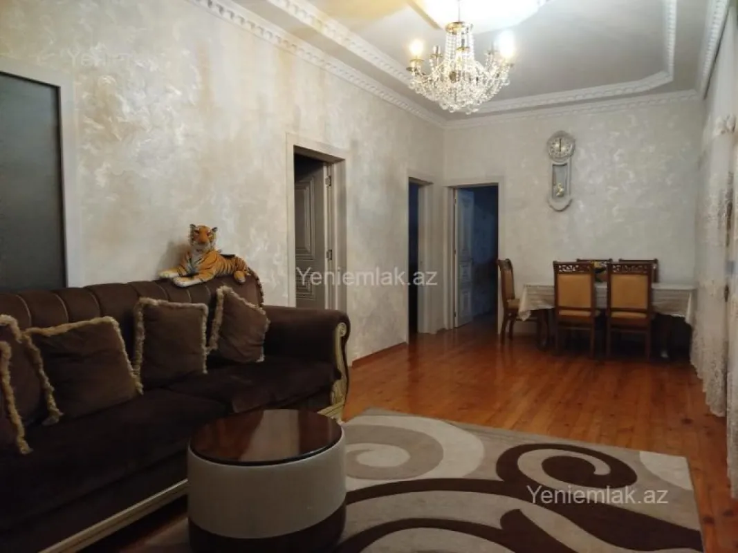 Satılır 4 otaqlı həyət evi 172 m²
