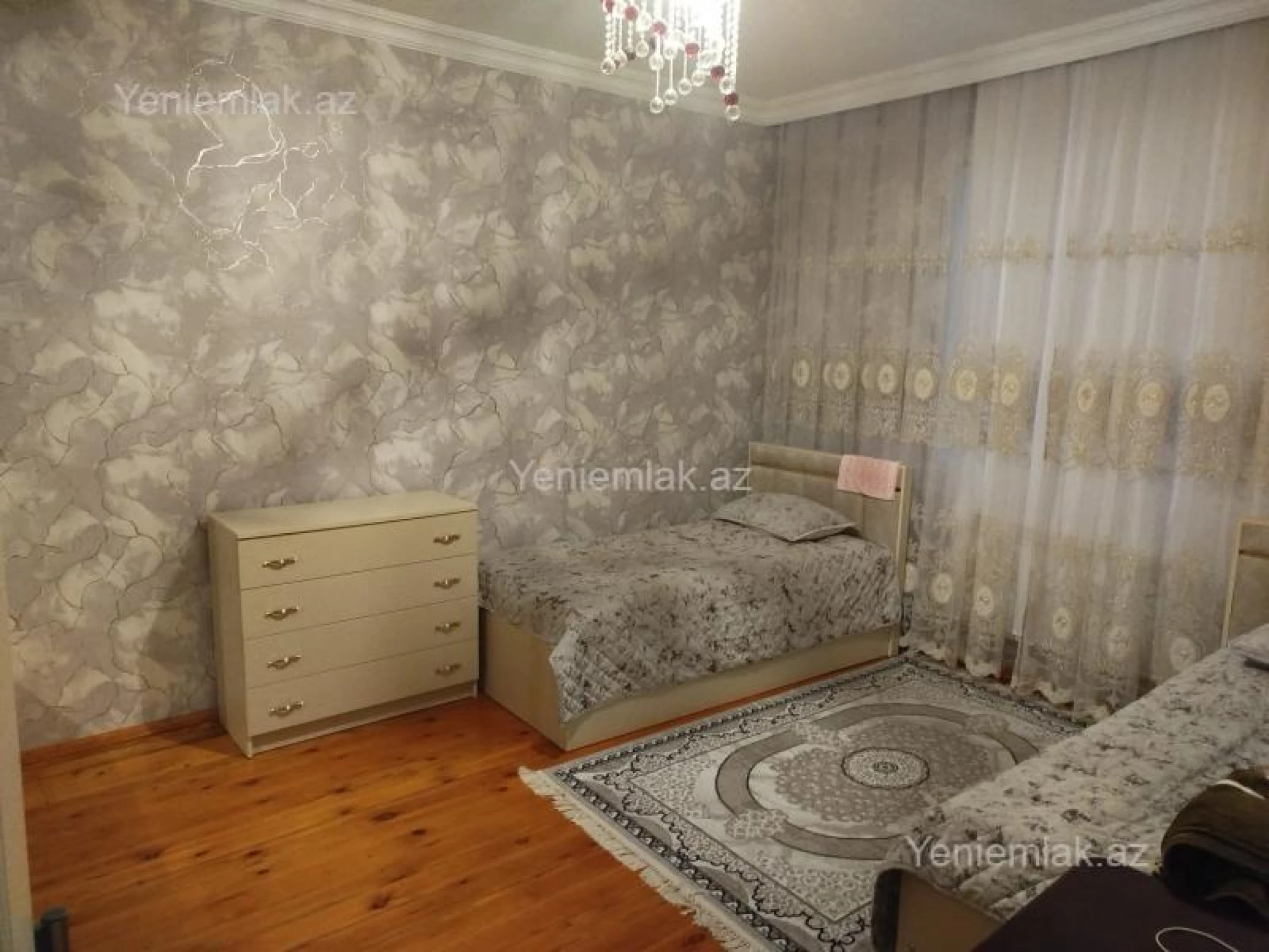 Satılır 4 otaqlı həyət evi 172 m²