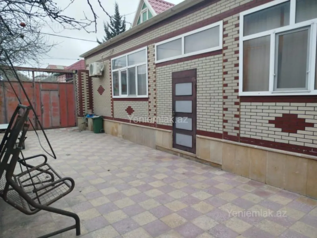 Satılır 4 otaqlı həyət evi 172 m²